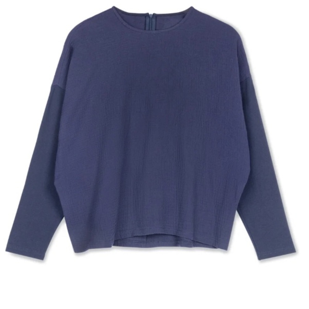 BRAND NEW TOP